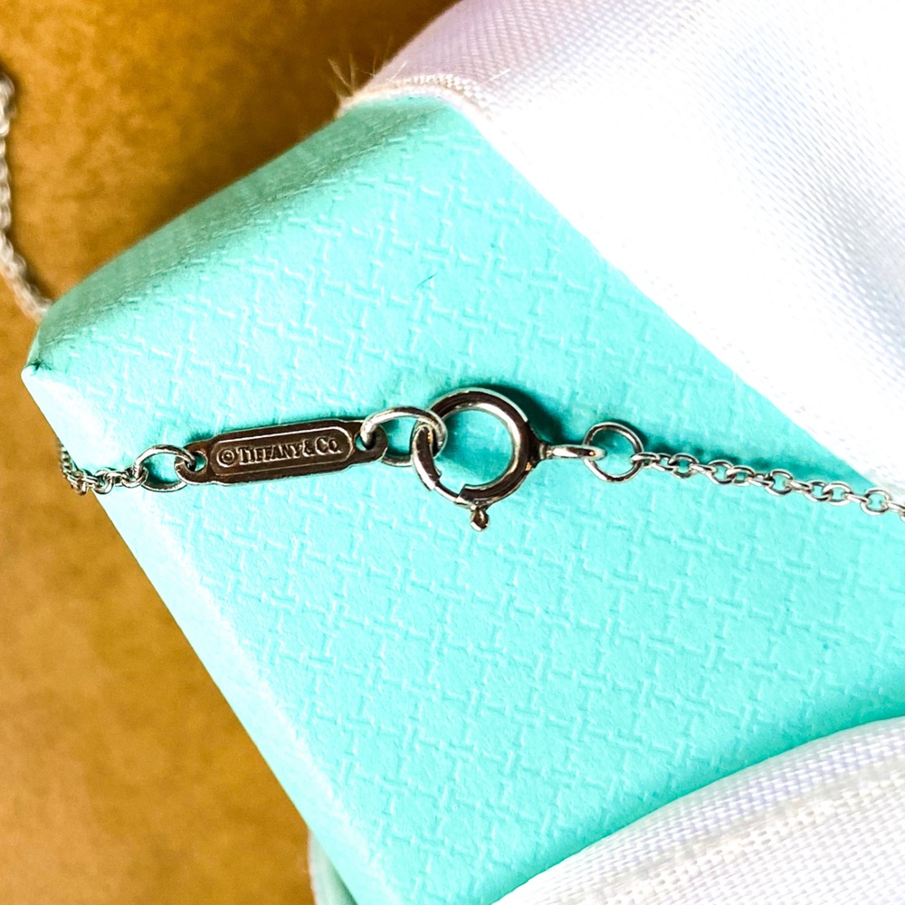 Platinum and diamonds Tiffany & Co. 18” peace necklace - Picture 3 of 7